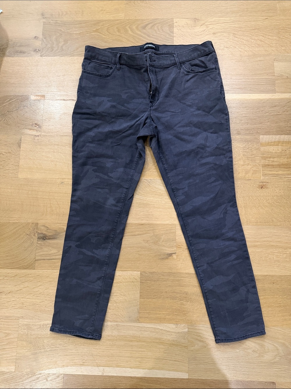 Express Women's Dark Grey Camo Skinny Jeans